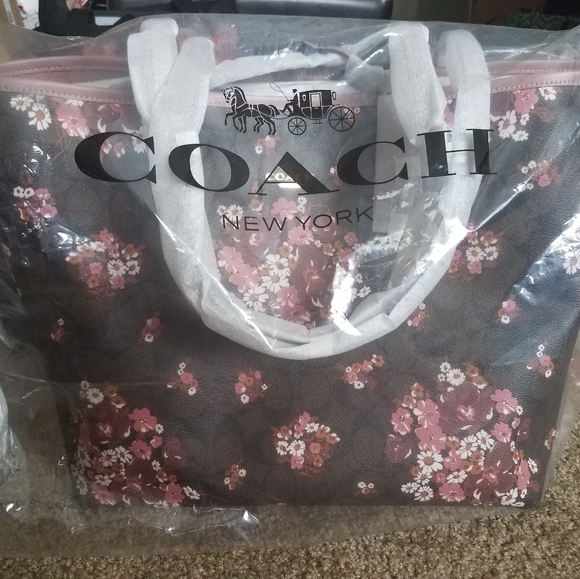 NWT NBU Coach signature Medley Bouquet Reversible Tote - Picture 1 of 8